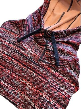 Nike Dri-fit Pro Drawstring Hooded Active Top in Red/Black Multitonal Print